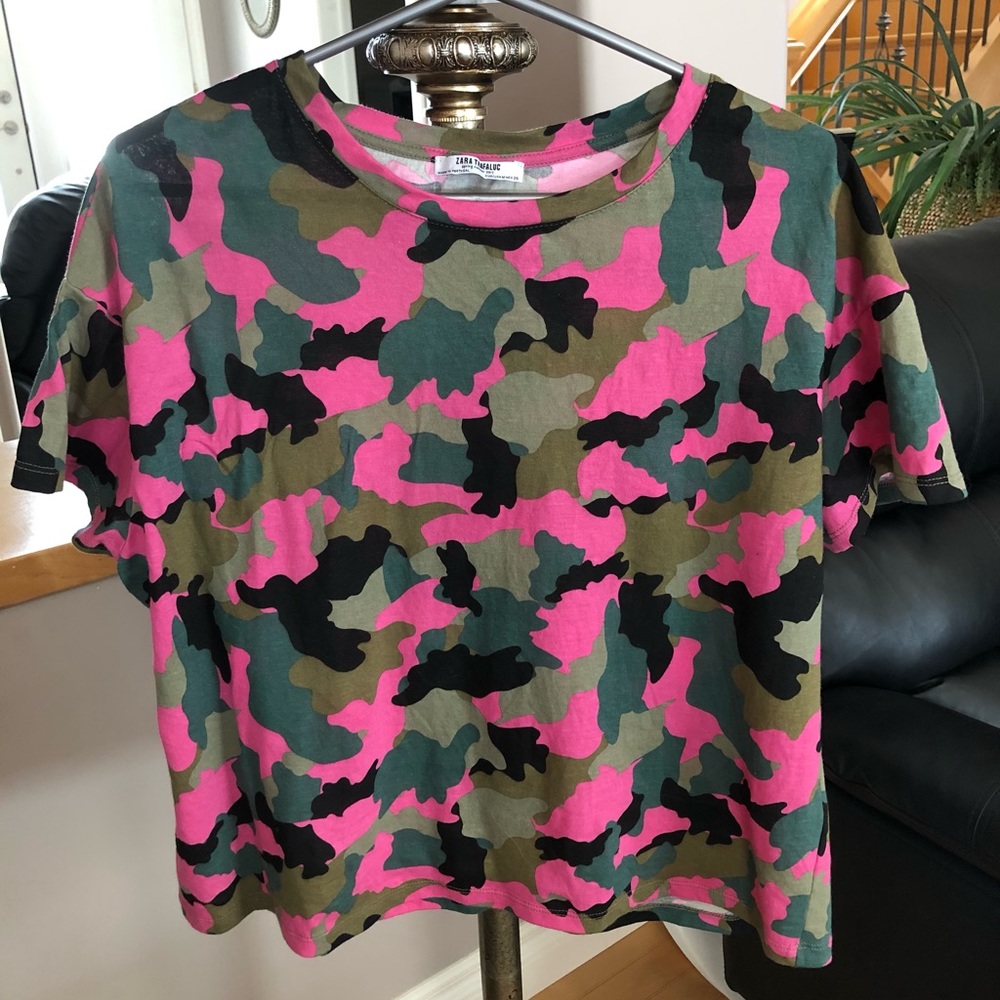 Zara Trafaluc, Women’s Medium Camo Tee, EUC